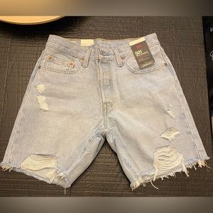 Levi’s Shorts Sz 26 NWT